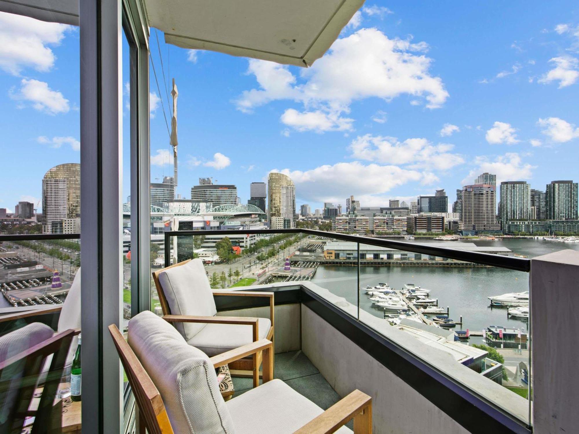 The Sebel Residences Melbourne Docklands Serviced Apartments Экстерьер фото